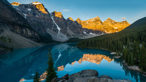 Sunrise over Moraine Lake